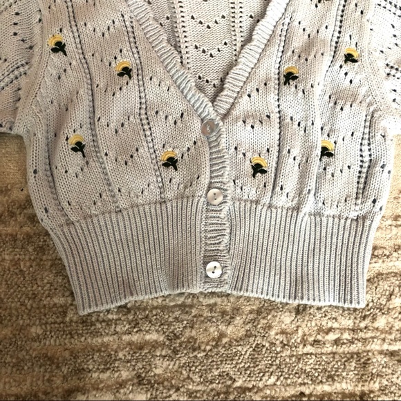 Crochet Crop Top with Buttons and Flowers - Picture 4 of 6